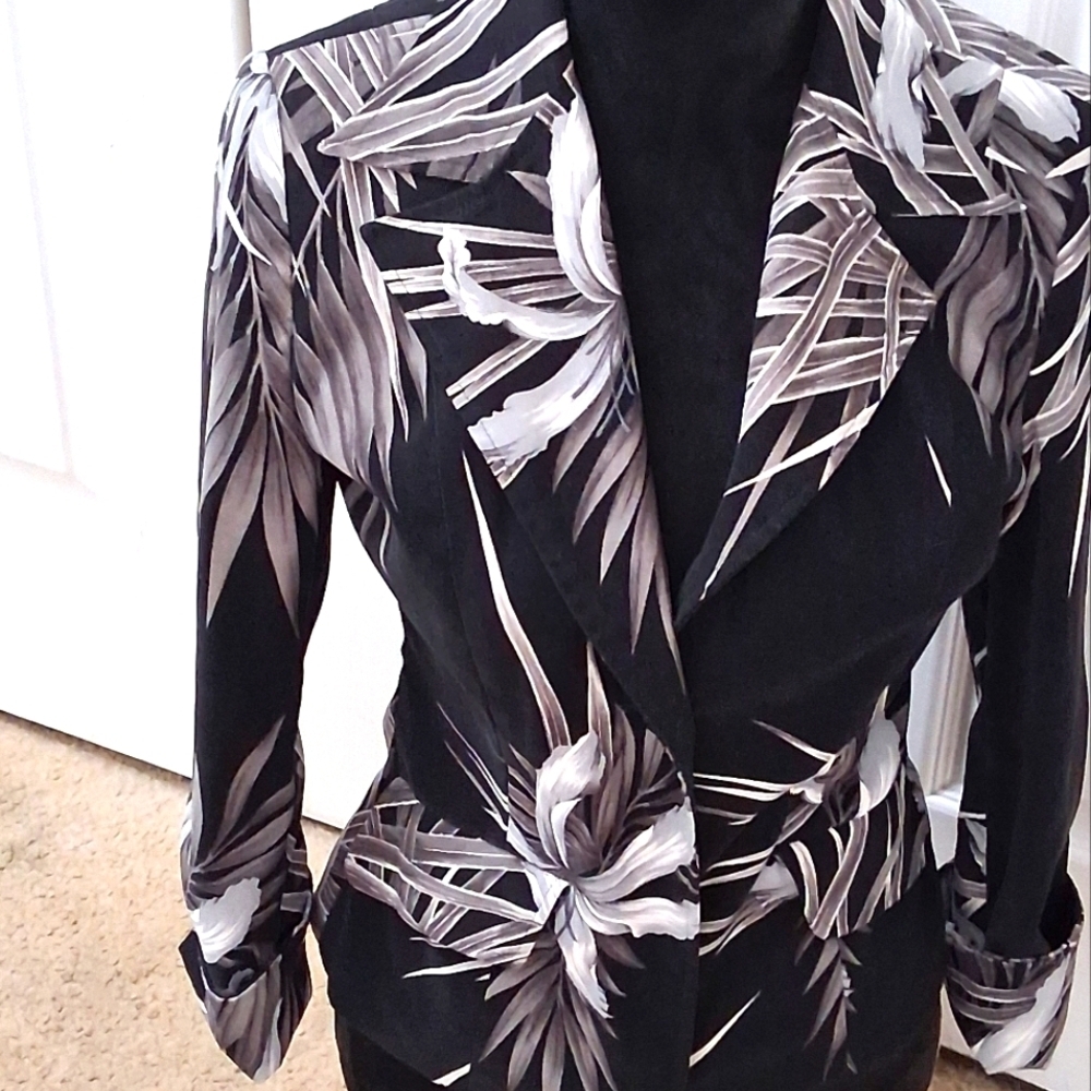 Collection Black Blazer With A Floral Design & Cuffed Sleeves